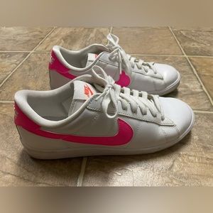 Nike Dunk Low Style Hot Pink & White